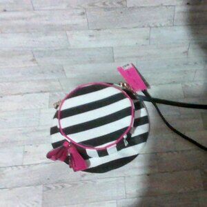Betsy Johnson Cross body Hats Off Strip purse